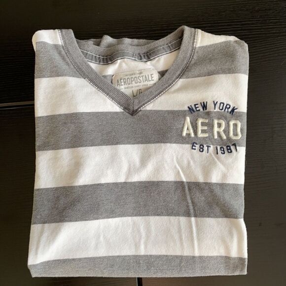 Mens Aēropostale V-Neck Gray & White Stripe Tee, L - Picture 2 of 5